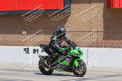 media/Aug-27-2022-Fastrack Riders (Sat) [[c588535105]]/Level 2/Session 1 Start Finish/
